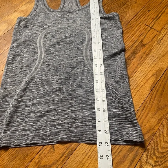 Lululemon Racerback Seamless Tank Top – Gray Space Dye – Size 4 (?) - Picture 5 of 7